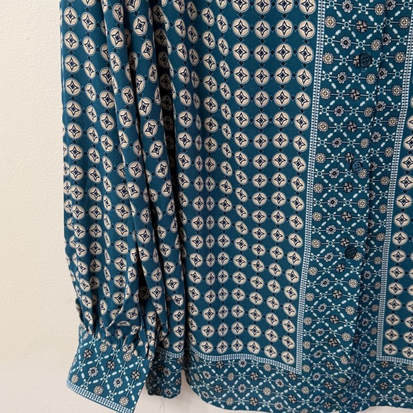 Max Studio Button Down - Picture 4 of 9